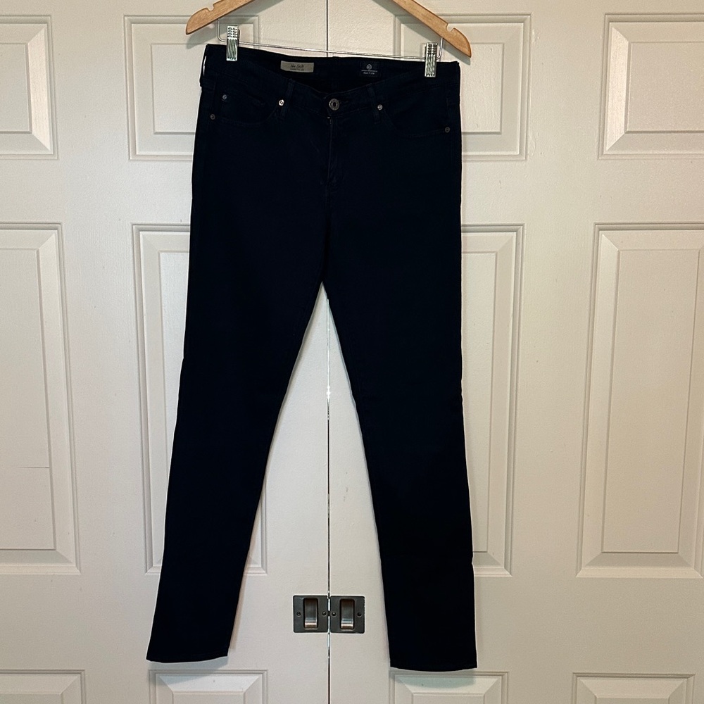 AG Women's Navy Skinny Jeans-The Stilt in size 30 (amazing condition & soft)